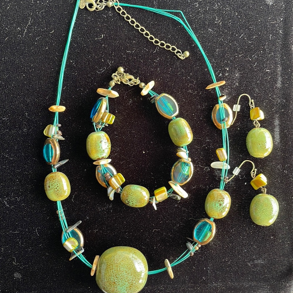 Premier Designs Jewelry set
